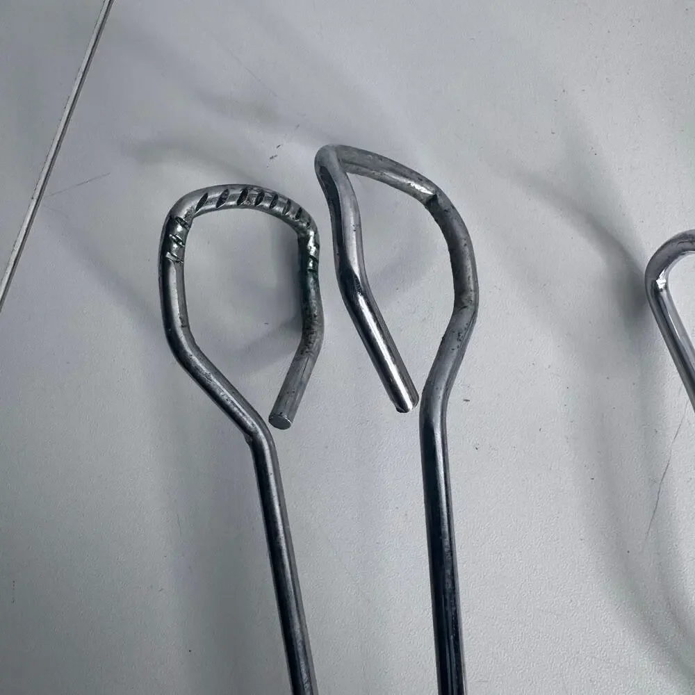 Vintage Set of 2 Rubber Coated Kitchen Tongs 11in & 9in Unbranded